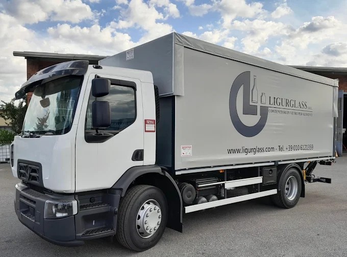 Un camion della flotta Ligurglass